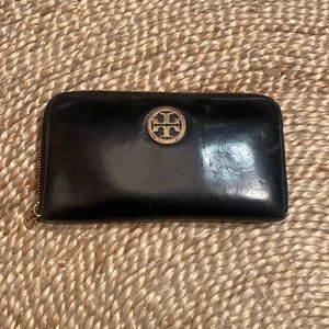 TORY BURCH BLACK GOLD LEATHER WALLET WITH CLASSIC LOGO
